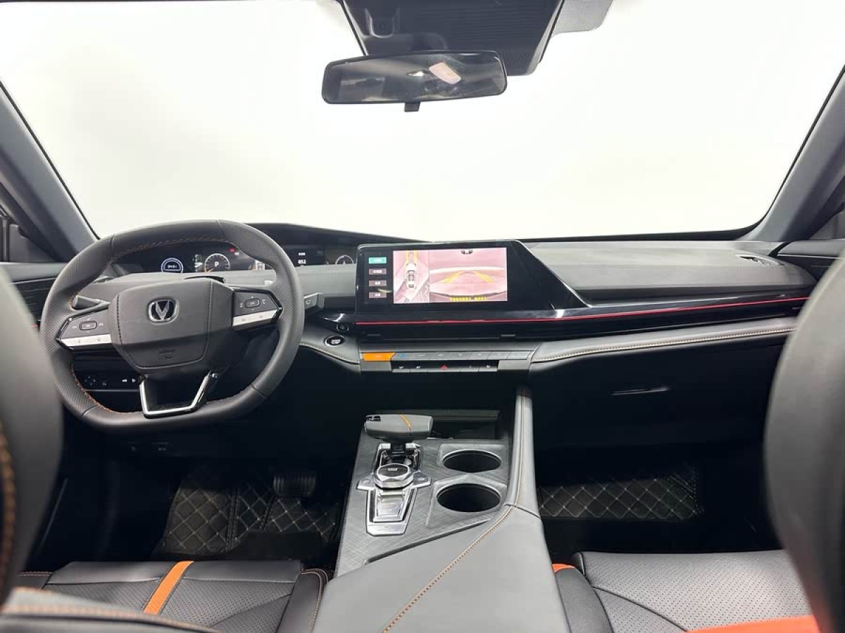 長安 長安UNI-V  2023款 1.5T 運動版圖片