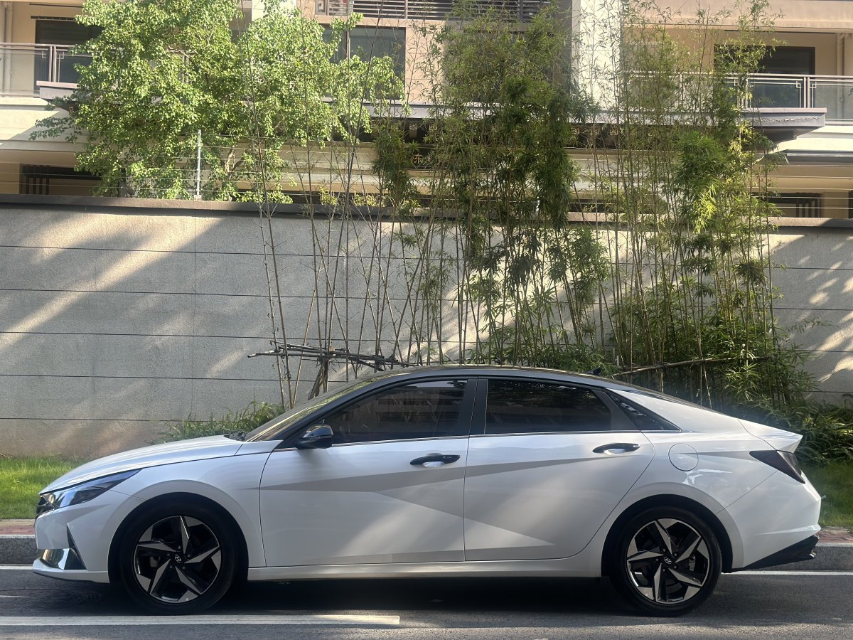 現(xiàn)代 伊蘭特  2022款 1.5L CVT LUX尊貴版圖片