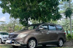 730 寶駿 1.5L 手動(dòng) 5座標(biāo)準(zhǔn)型