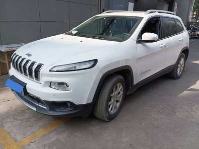 2016年8月 Jeep 自由光 2.4L 專業(yè)版圖片