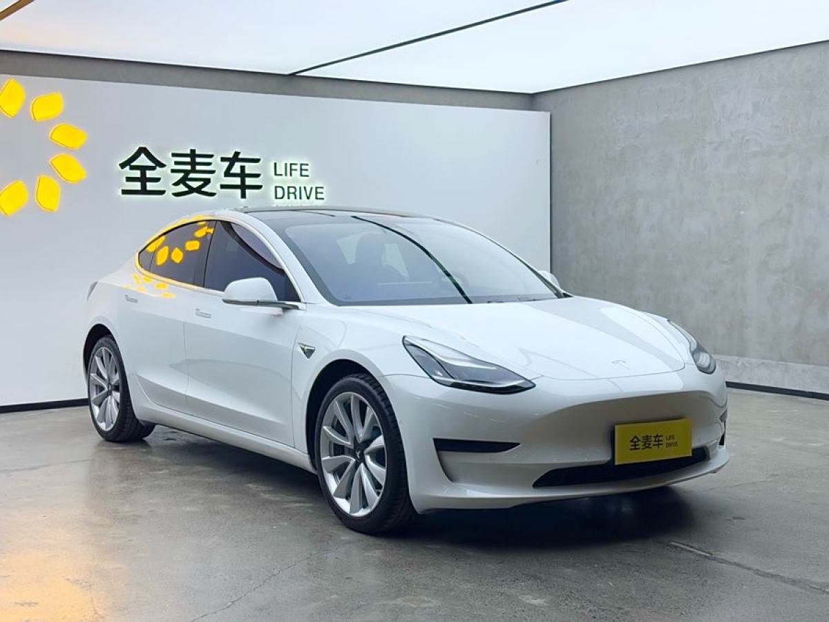 特斯拉 Model 3  2020款 改款 標(biāo)準(zhǔn)續(xù)航后驅(qū)升級版圖片