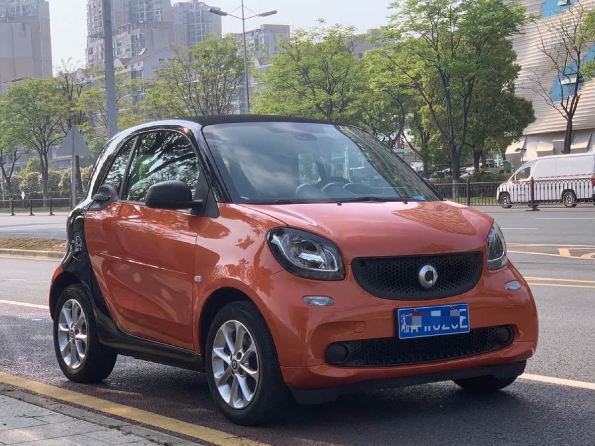 smart fortwo  2018款 1.0L 52千瓦硬頂靈動(dòng)版圖片