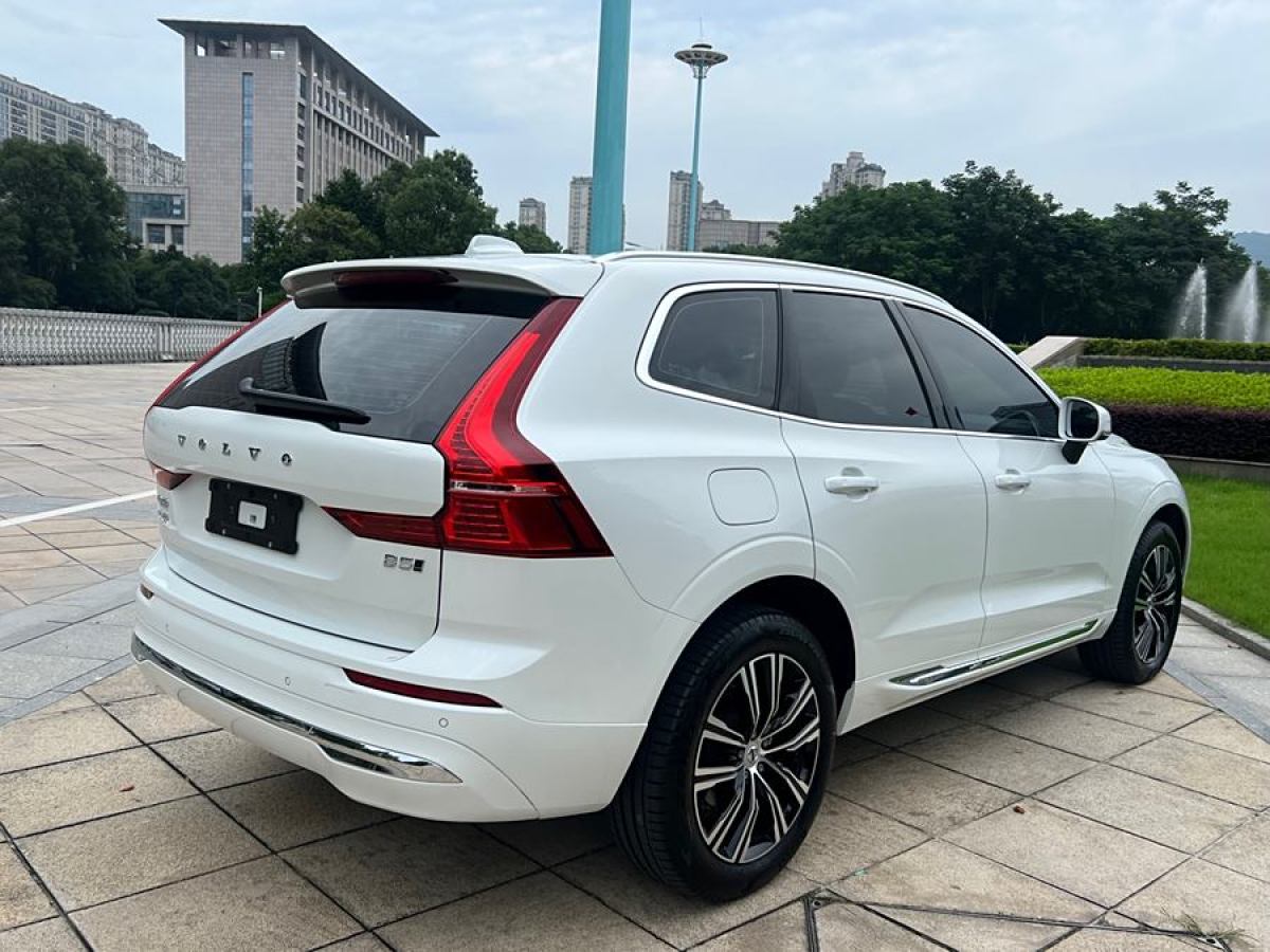 2022年7月沃爾沃 XC60  2022款 B5 四驅(qū)智雅豪華版