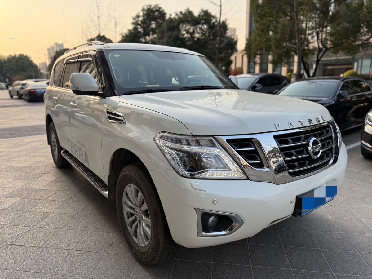 日產(chǎn) 途樂  2018款 4.0L 領(lǐng)英型圖片