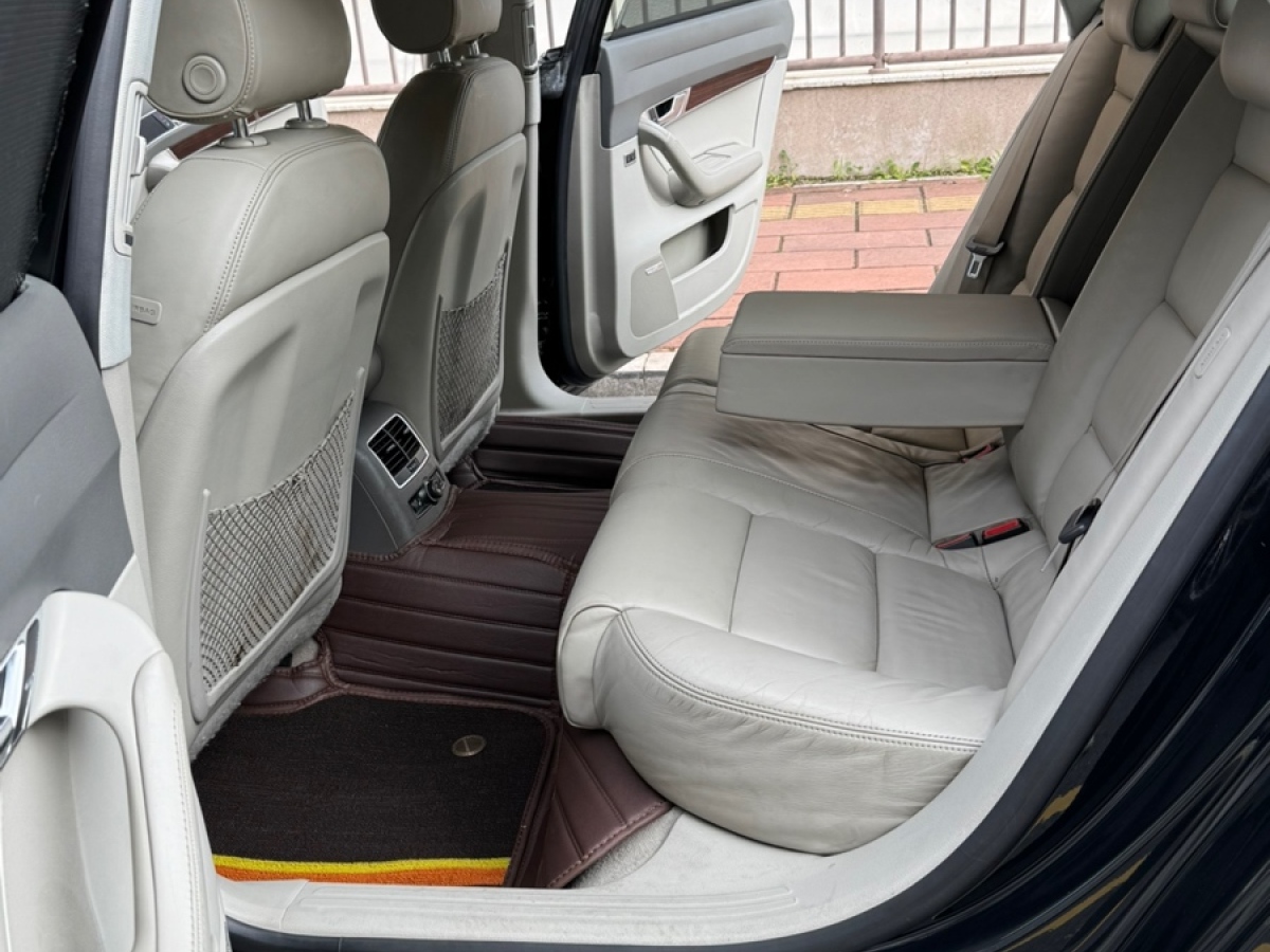 奧迪 奧迪A6L  2011款 2.8 FSI 豪華型圖片