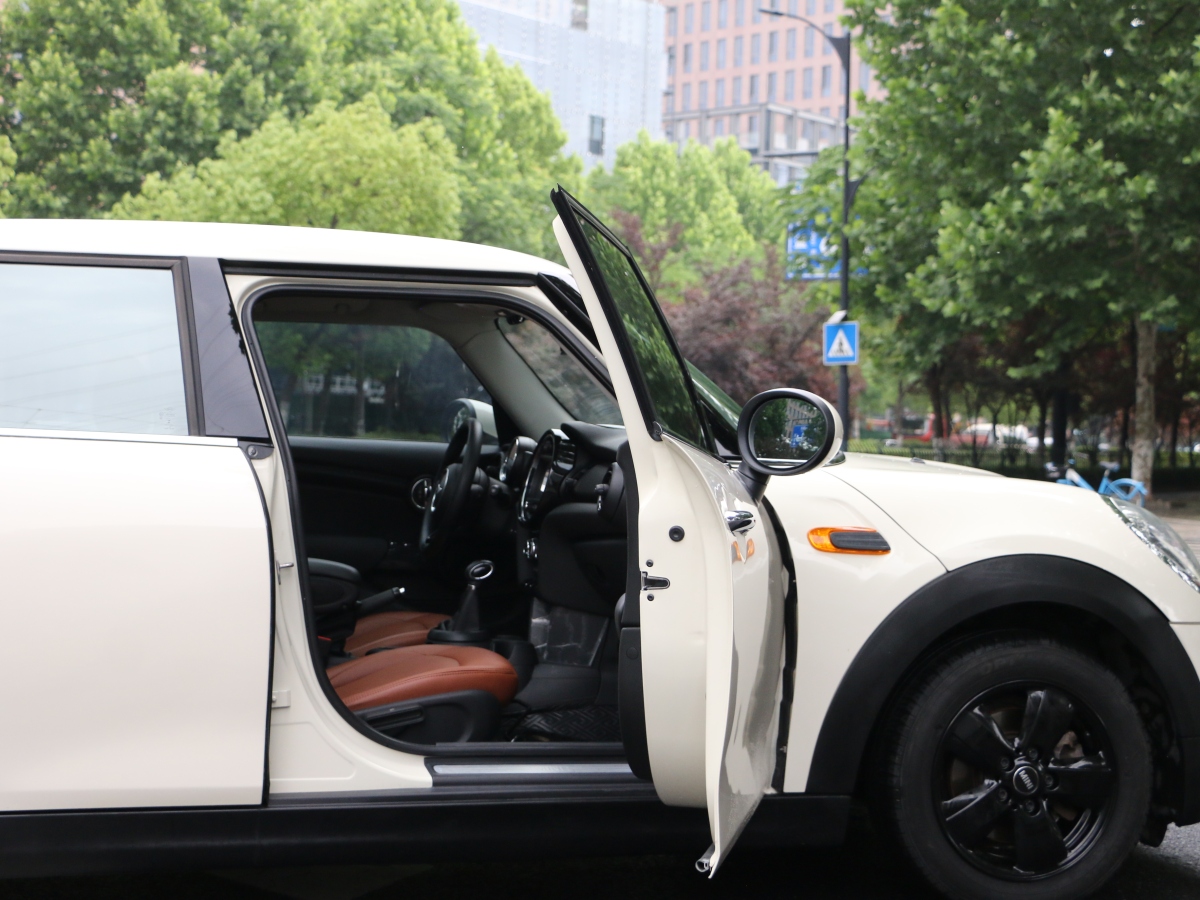 MINI MINI  2015款 1.2T ONE 五門版圖片