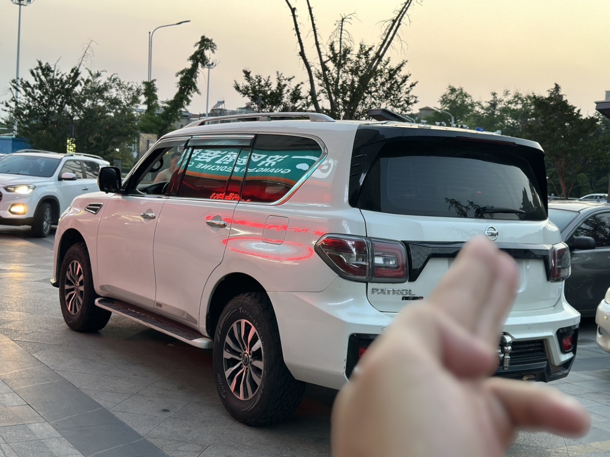 日產(chǎn) 途樂  2018款 4.0L 領(lǐng)英型圖片