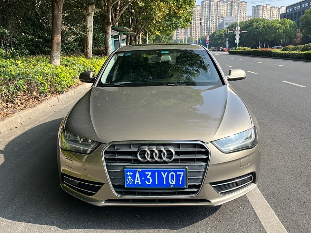 2013年2月奧迪 奧迪A4L  2013款 30 TFSI 自動舒適型