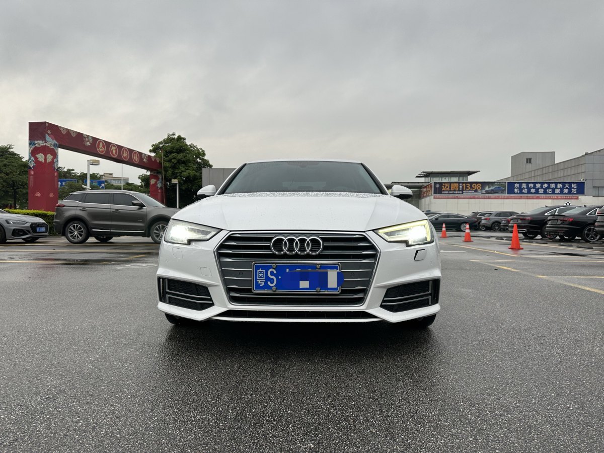奧迪 奧迪A4L  2018款 30周年年型 40 TFSI 時(shí)尚型圖片