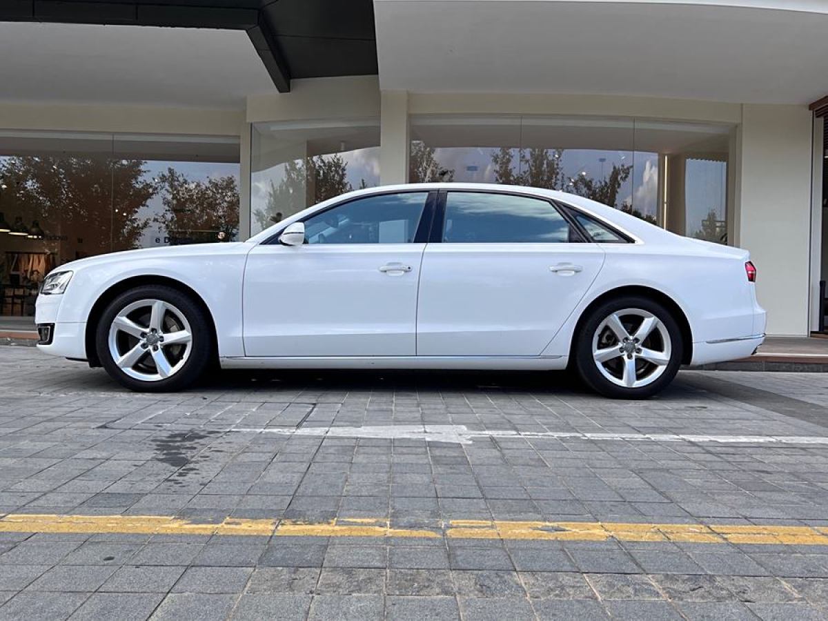 奧迪 奧迪A8  2014款 A8L 45 TFSI quattro豪華型圖片