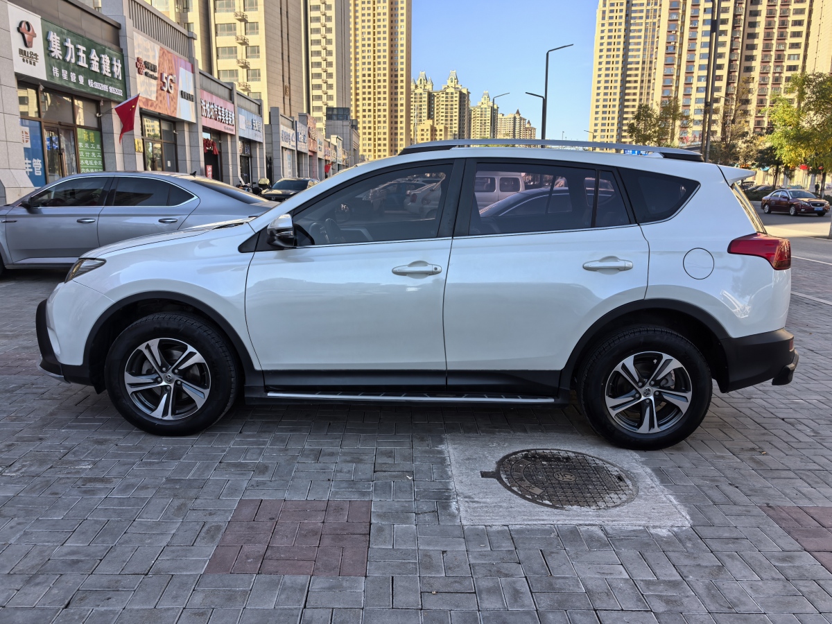 豐田 RAV4  2018款 榮放 2.0L CVT兩驅(qū)風(fēng)尚版圖片