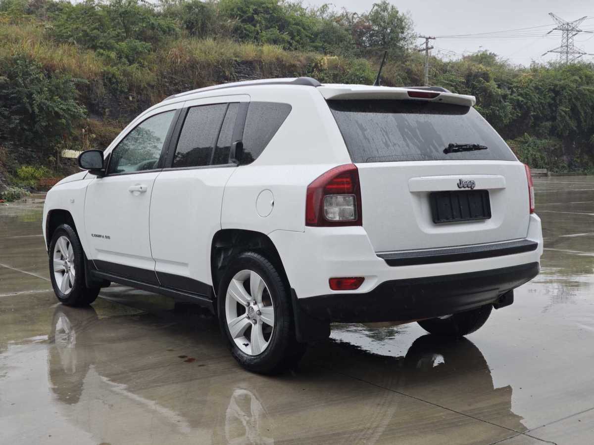 Jeep 指南者  2014款 2.4L 四驅(qū)運(yùn)動(dòng)版圖片