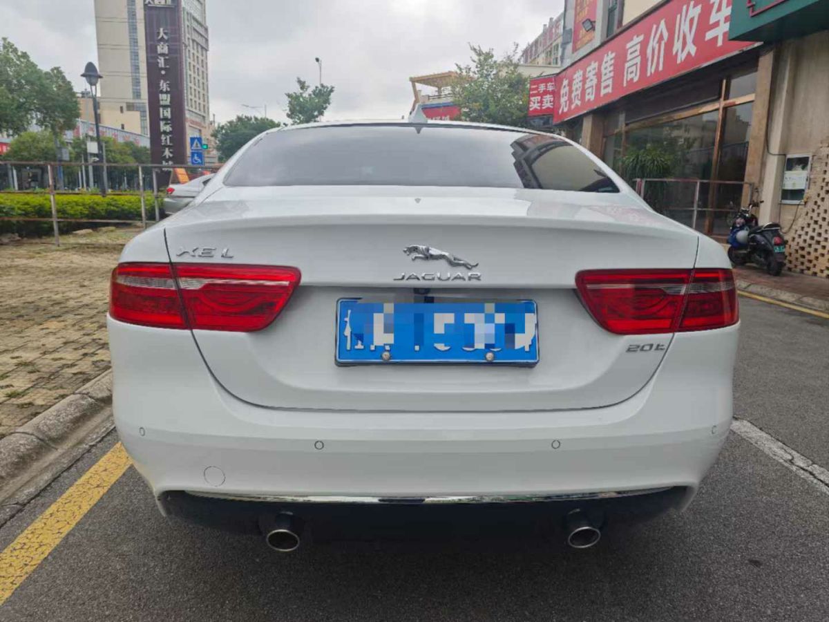 捷豹 XE  2018款 2.0T 300PS 四驅(qū)R-Sport運(yùn)動(dòng)版圖片