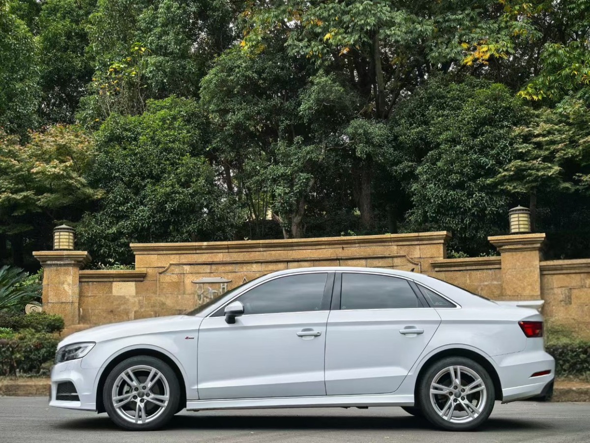 奧迪 奧迪A3  2020款 Sportback 35 TFSI 風(fēng)尚型圖片