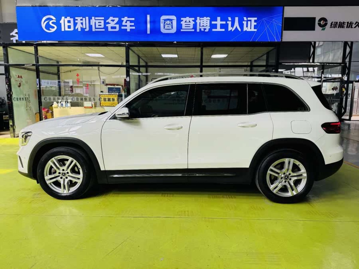 奔馳 奔馳GLB  2022款 改款 GLB 180 時(shí)尚型圖片