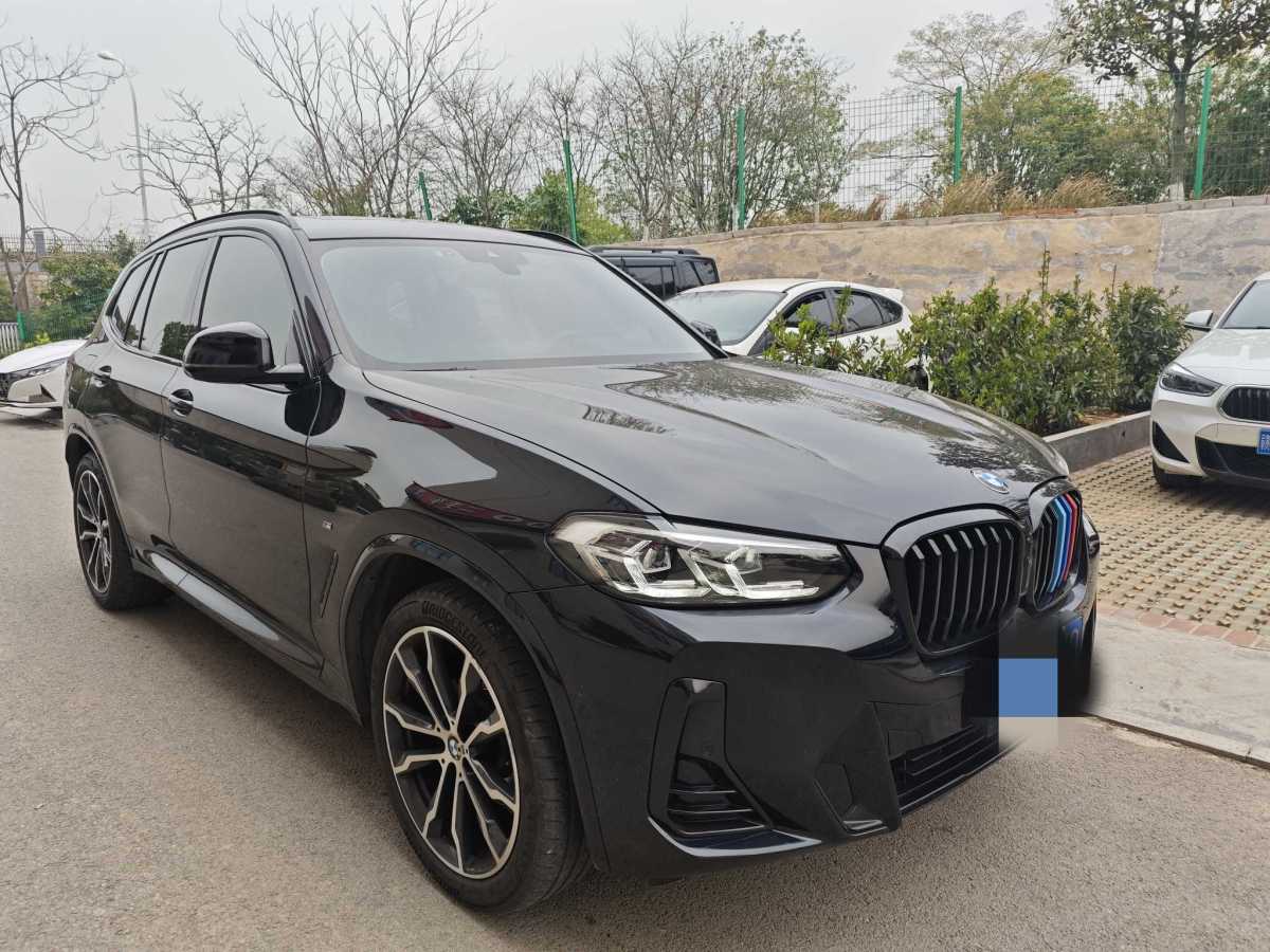 寶馬 寶馬X3  2022款 xDrive30i 領(lǐng)先型 M曜夜套裝圖片