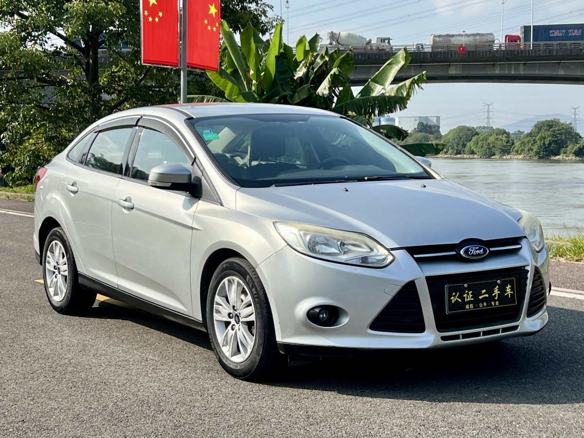 福特 ?？怂? 2012款 三廂 1.6L 自動舒適型圖片