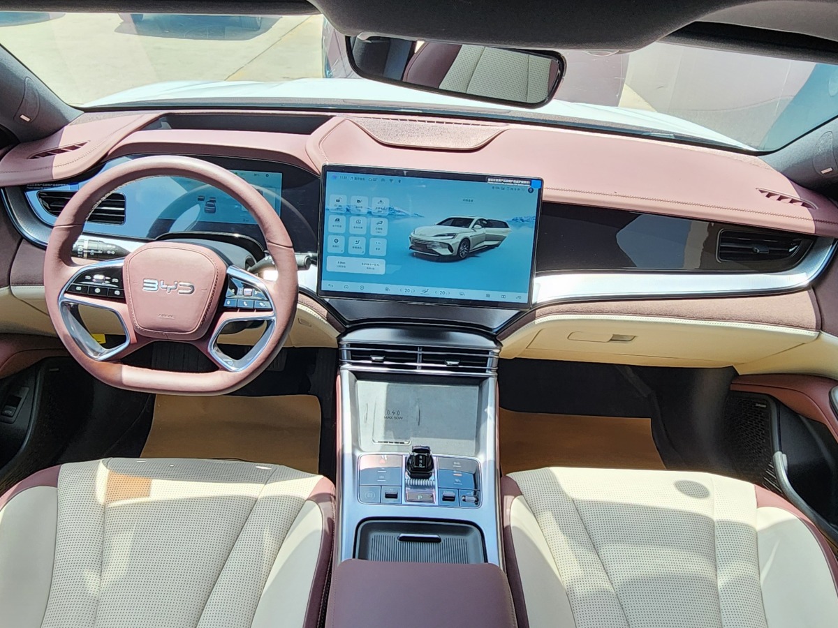 2024年11月比亞迪 海豹07 DM-i  2025款 DM-i 1.5L 125km 尊貴型
