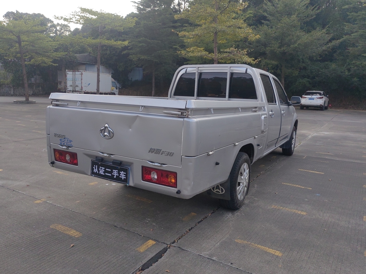 長(zhǎng)安輕型車(chē) 神騏F30  2019款 1.5L精英版國(guó)VI雙排短軸DAM15KL圖片