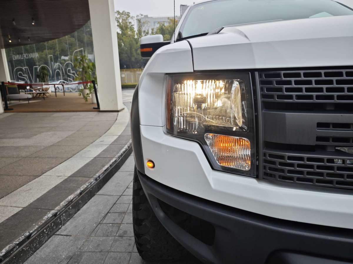 福特 F-150  2011款 6.2L SVT Raptor SuperCrew圖片