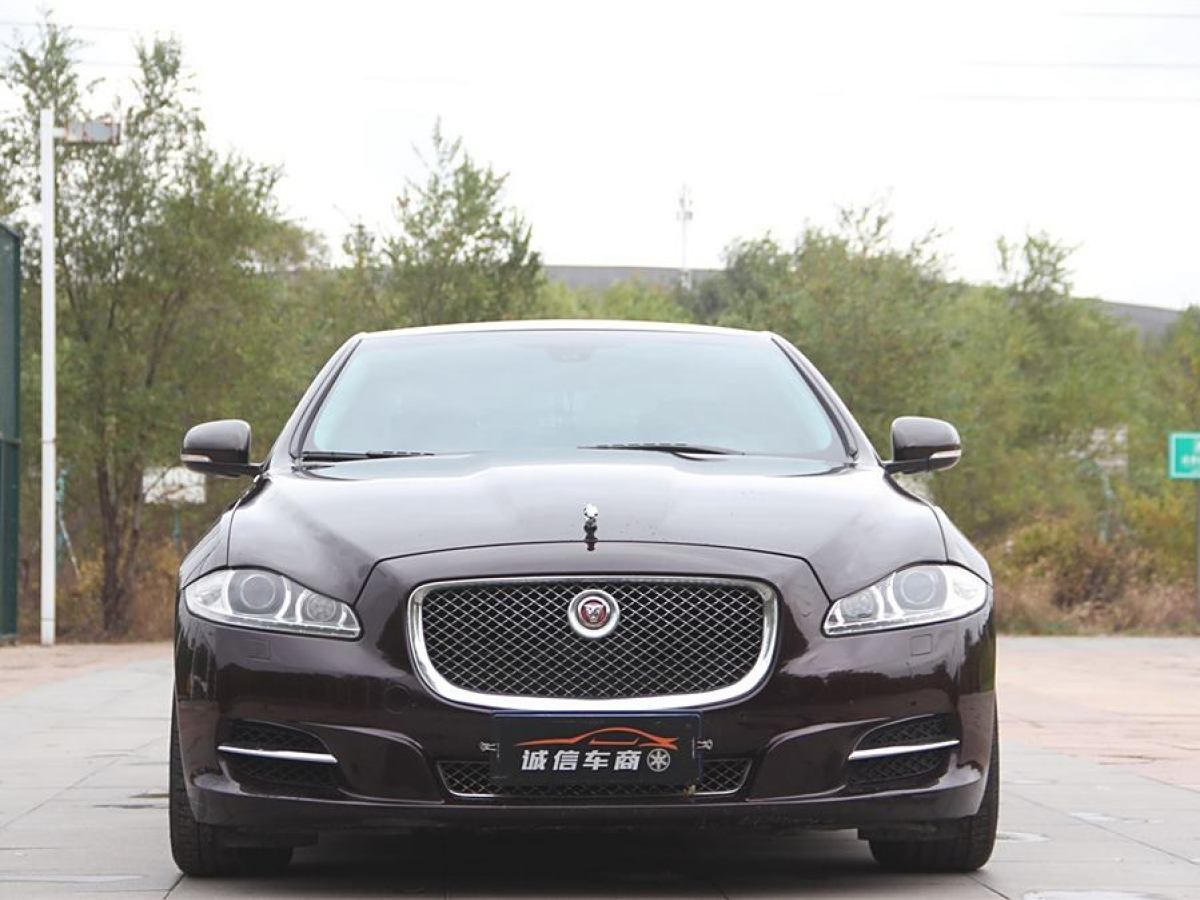 捷豹 XJ  2014款 XJL 2.0T 兩驅(qū)全景商務(wù)版圖片