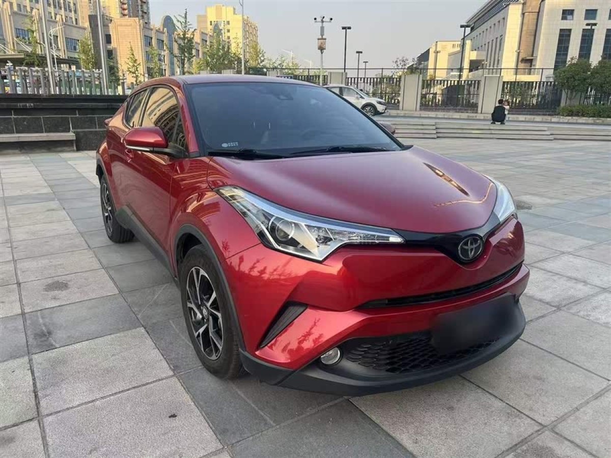豐田 C-HR  2018款 2.0L 領(lǐng)先版 國(guó)V圖片