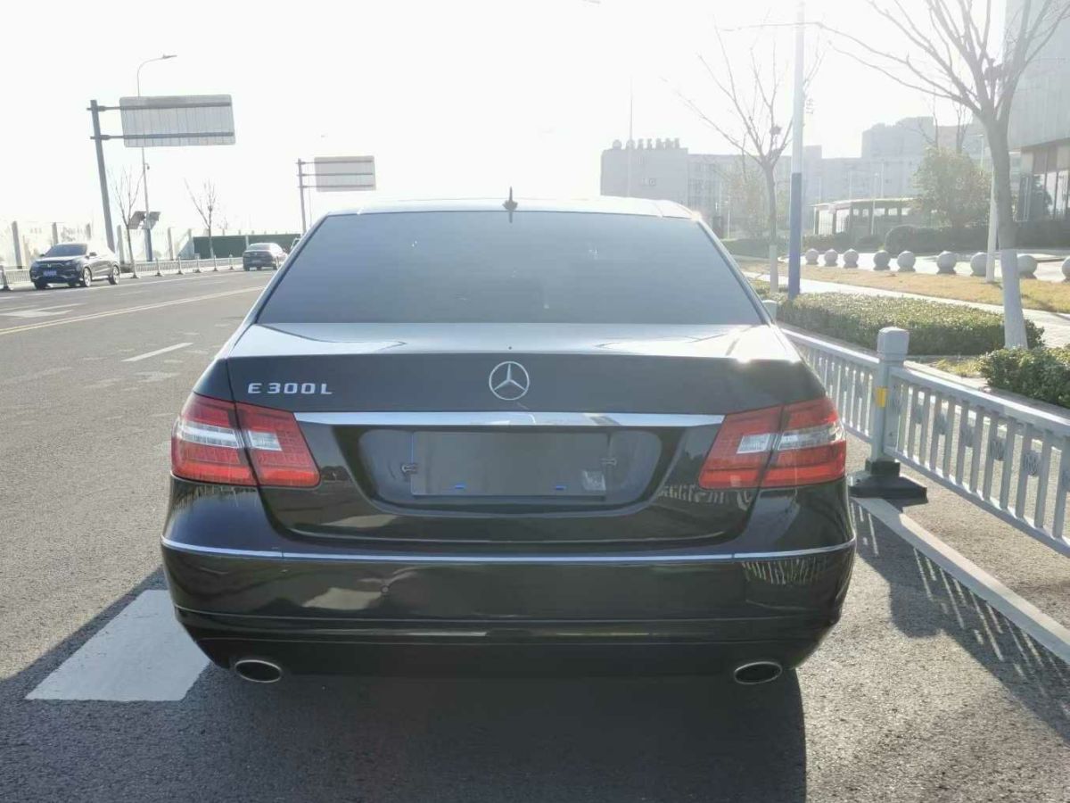 奔馳 奔馳E級(jí)  2013款 E 260 L CGI優(yōu)雅型圖片