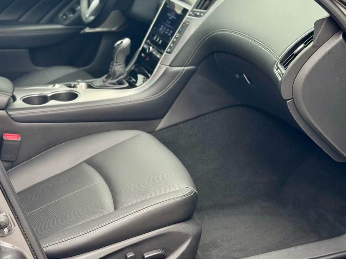 英菲尼迪 Q50L  2020款 2.0T 30周年限量版圖片