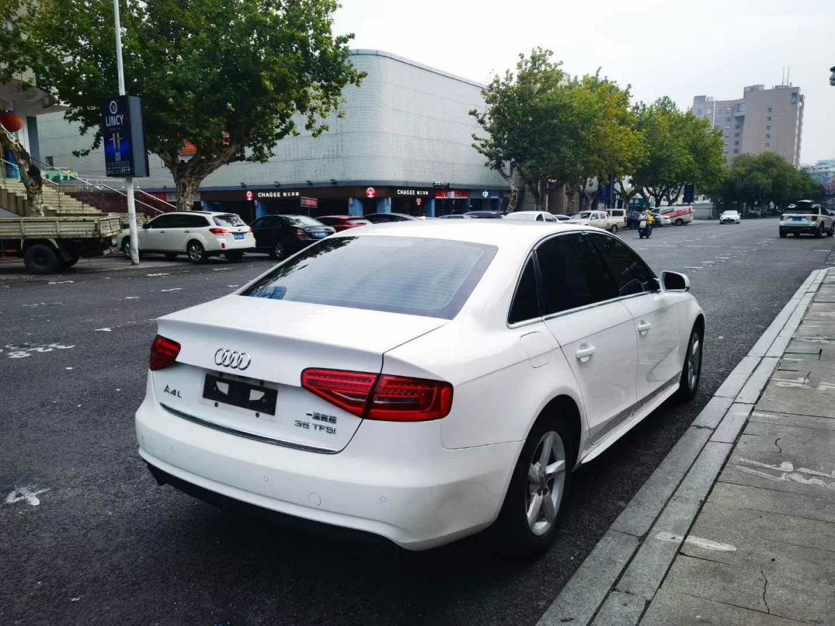 奧迪 奧迪A4L  2016款 A4L 30TFSI 手動舒適型圖片