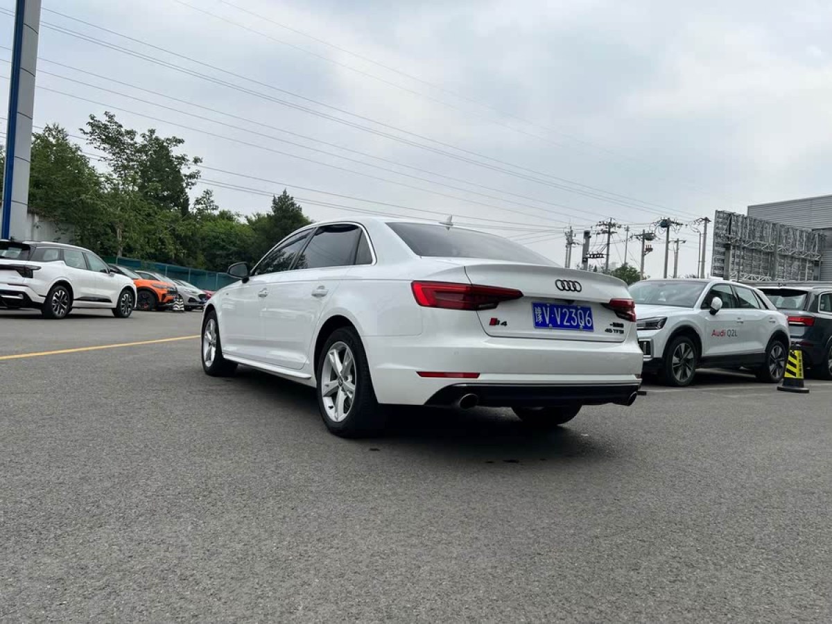 奧迪 奧迪A4L  2017款 40 TFSI 時(shí)尚型圖片