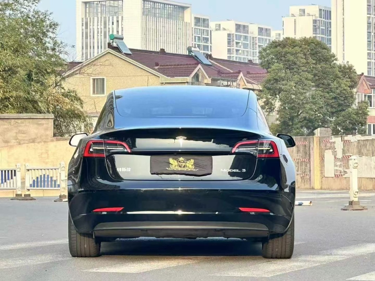 特斯拉 Model 3  2021款 改款 標(biāo)準(zhǔn)續(xù)航后驅(qū)升級版圖片