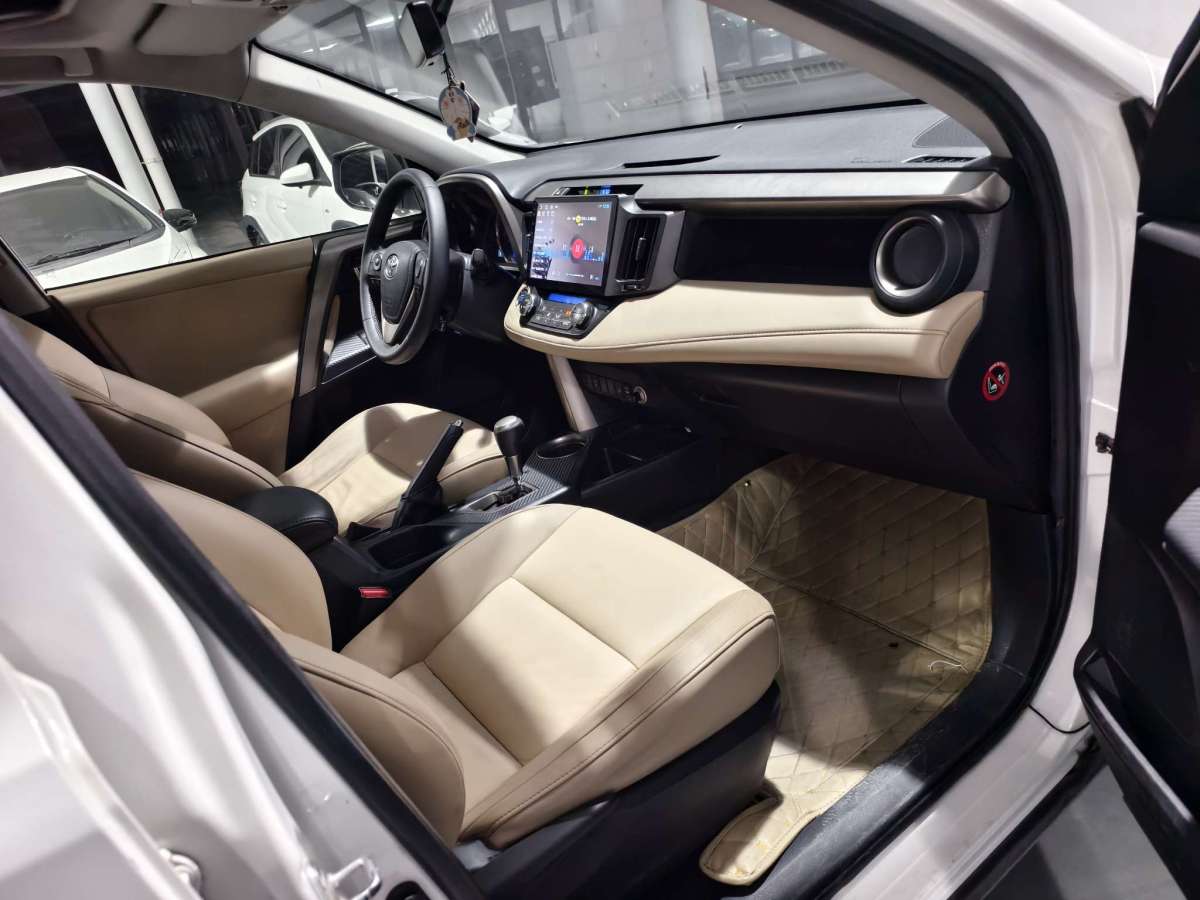 豐田 RAV4榮放  2015款 2.0L CVT四驅(qū)新銳版圖片