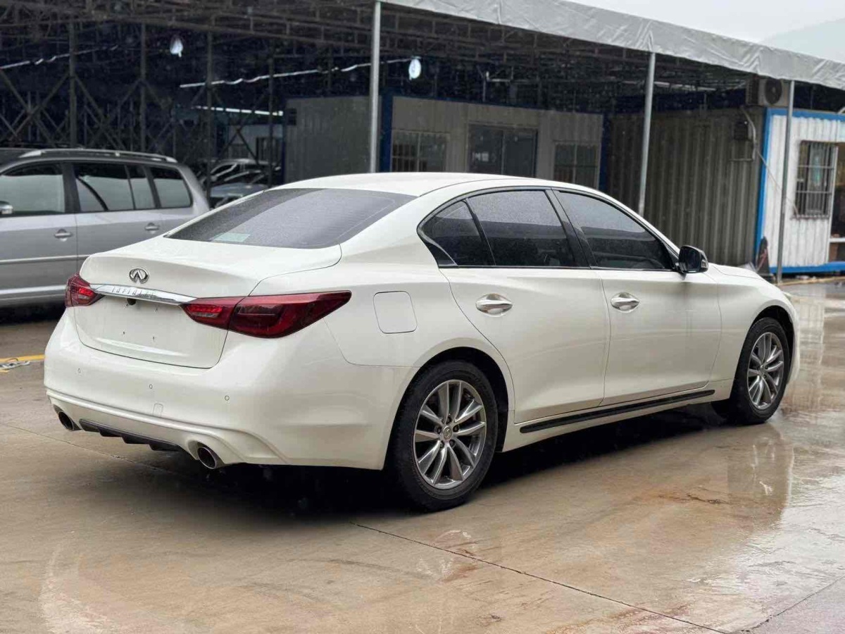 2019年8月英菲尼迪 Q50L  2018款  2.0T 舒適版 國VI