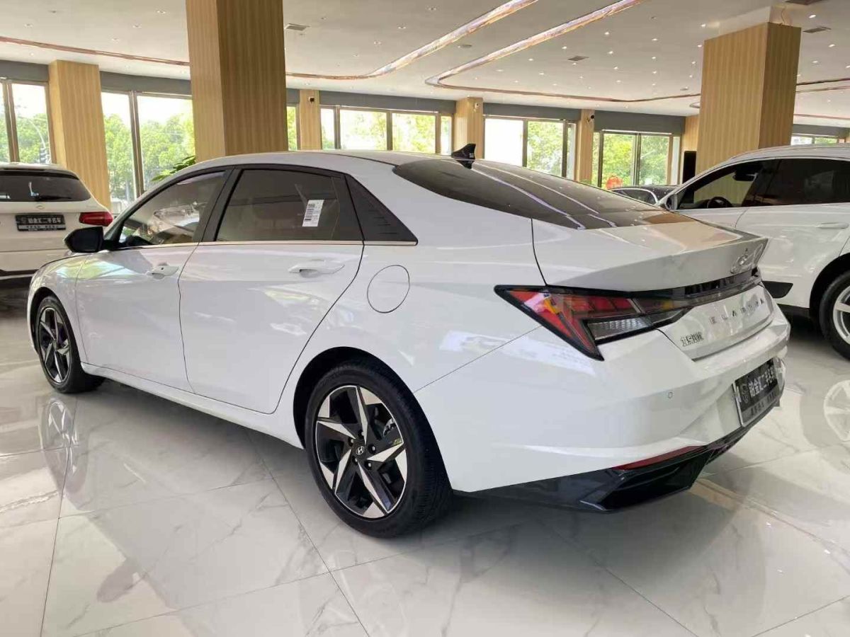 現(xiàn)代 伊蘭特  2022款 1.5L CVT 20周年紀(jì)念款圖片