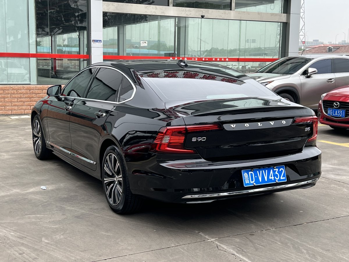 沃爾沃 S90  2022款 B5 智逸豪華版圖片