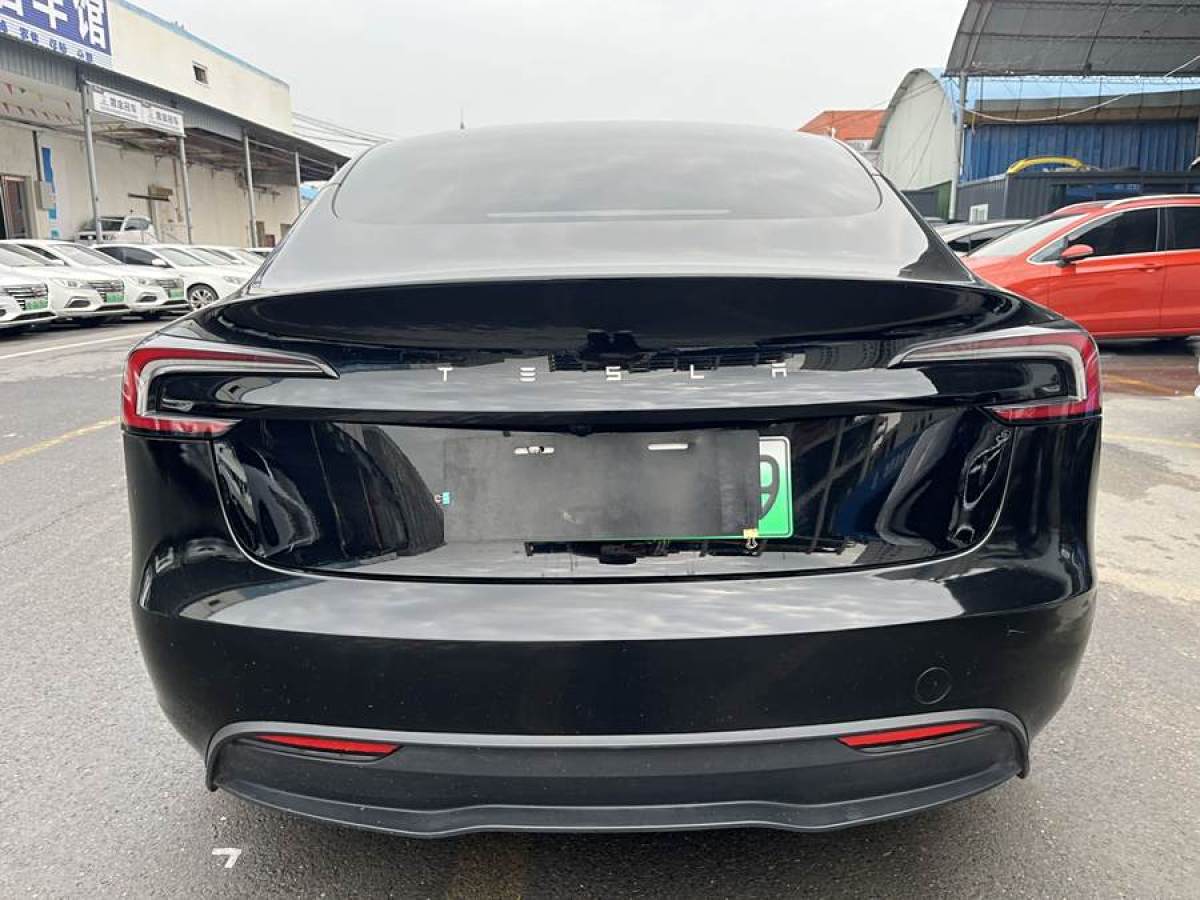 特斯拉 Model Y  2023款 后輪驅(qū)動版圖片