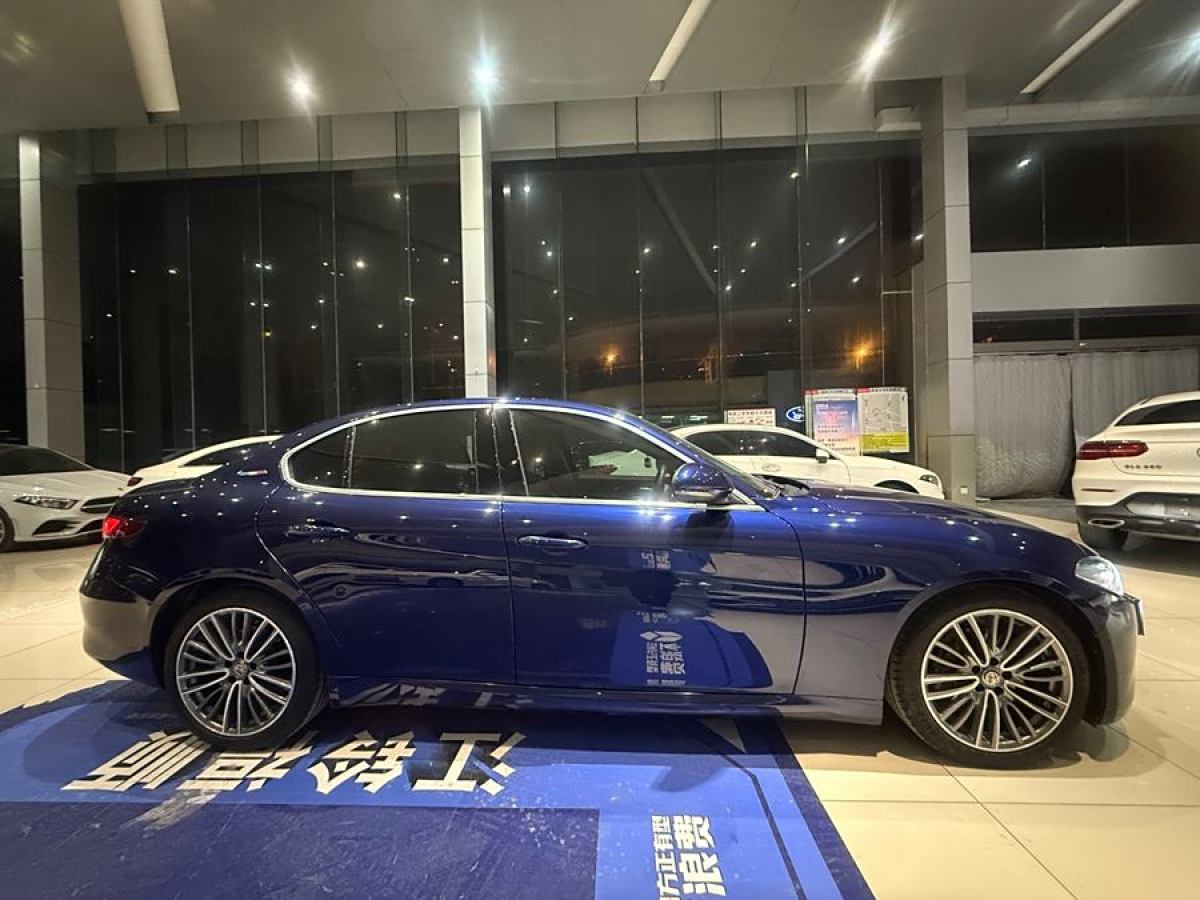 阿爾法·羅密歐 Giulia  2017款 2.0T 200HP 豪華版圖片