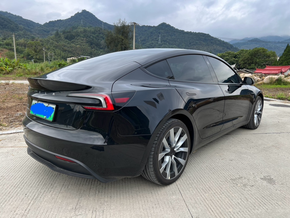 特斯拉 Model 3  2023款 長(zhǎng)續(xù)航全輪驅(qū)動(dòng)版圖片