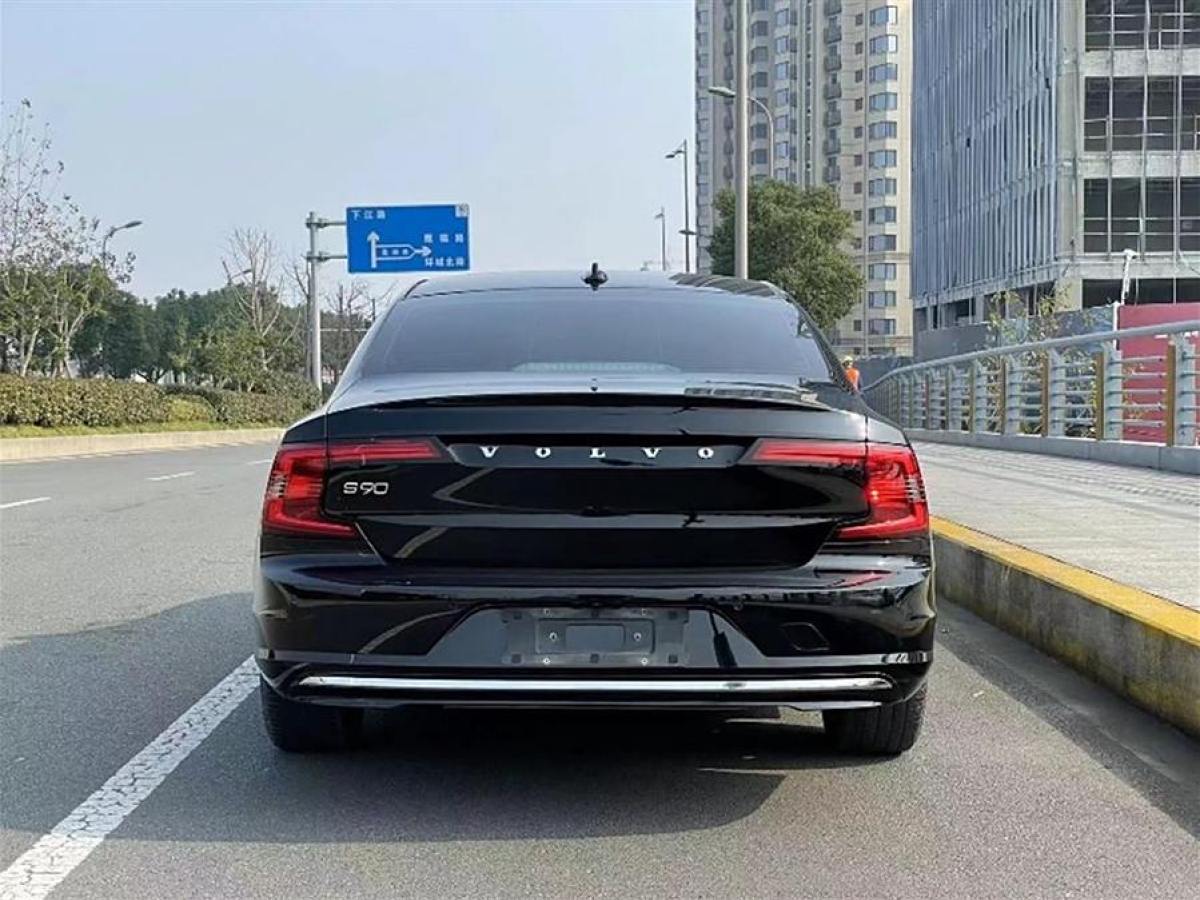 沃爾沃 S90  2020款 改款 T5 智遠(yuǎn)豪華版圖片