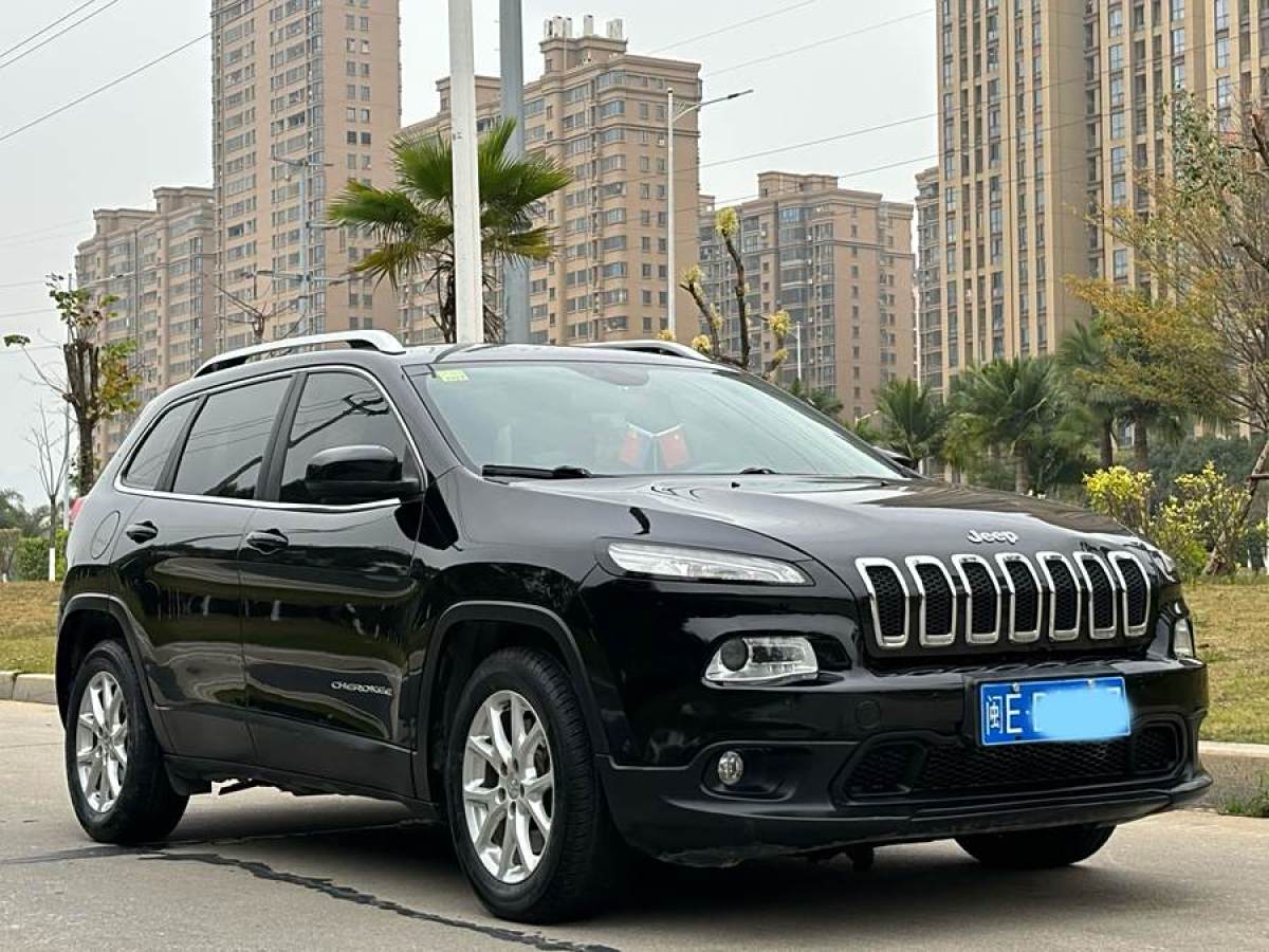 Jeep 自由光  2016款 2.4L 領(lǐng)先智能版圖片