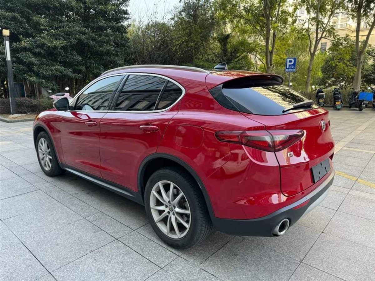阿爾法·羅密歐 Stelvio  2017款 2.0T 280HP 豪華版圖片