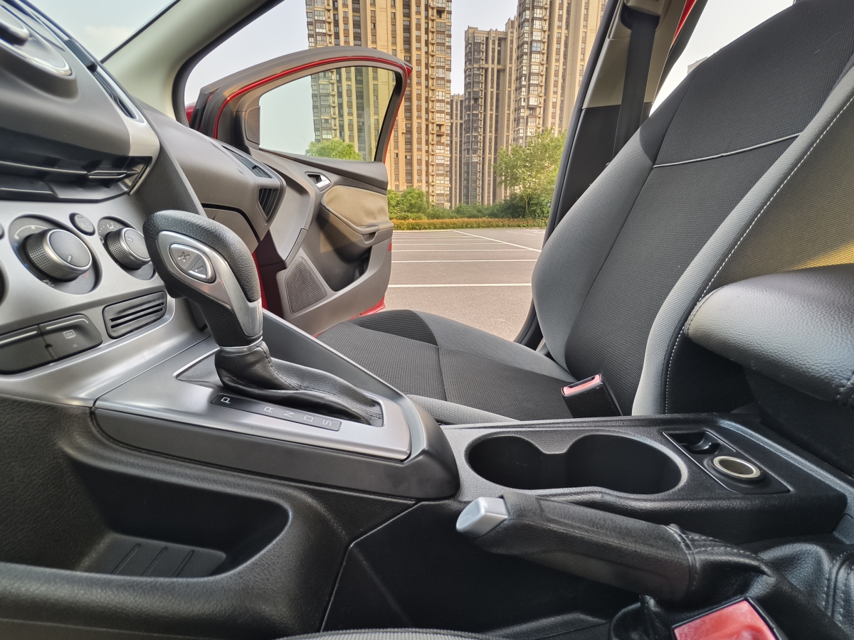 福特 ?？怂? 2012款 兩廂 1.6L 自動(dòng)舒適型圖片