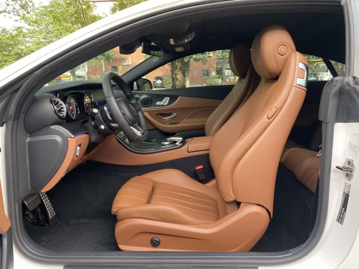 奔馳 奔馳E級  2018款 E 200 4MATIC 轎跑車圖片