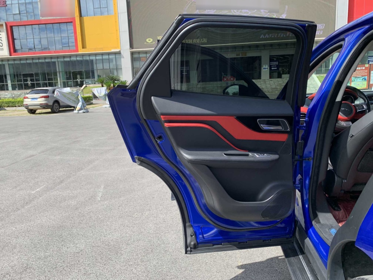 捷豹 F-PACE  2019款 2.0T 四驅(qū)都市尊享版圖片