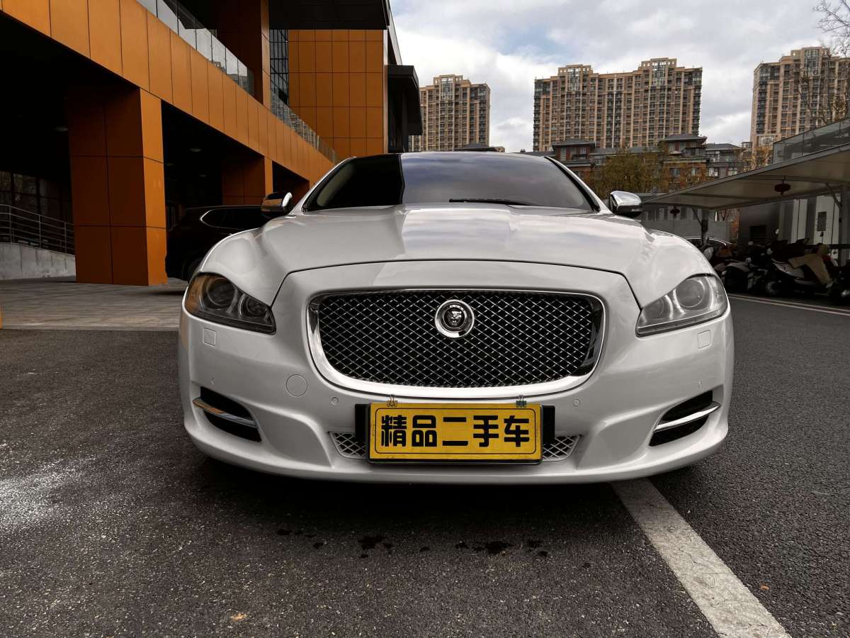 捷豹 XJ  2013款 XJL 3.0 SC 全景商務(wù)版圖片