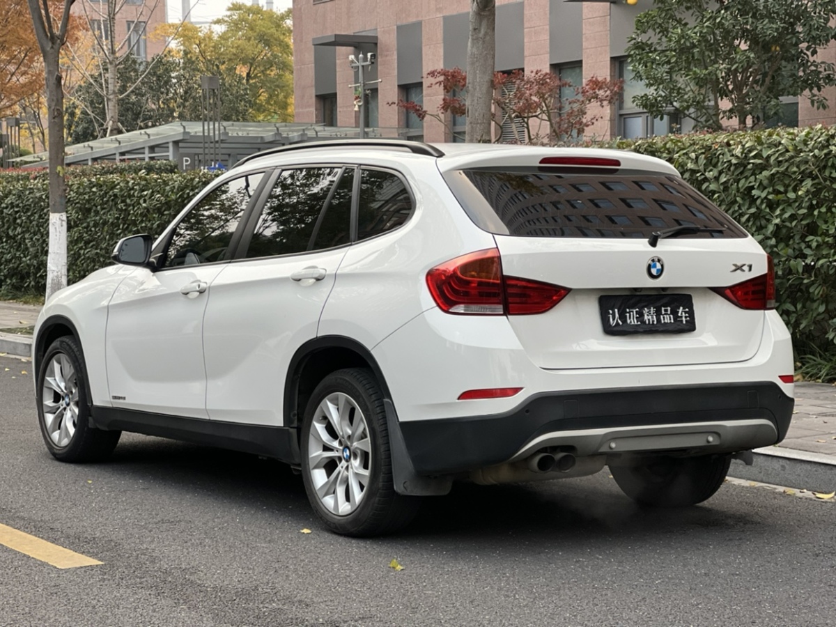 寶馬 寶馬X1  2015款 xDrive20i 時(shí)尚型圖片