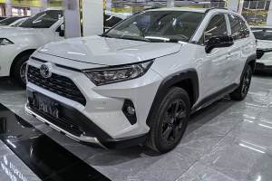 RAV4榮放 豐田 2.0L CVT四驅(qū)風(fēng)尚Plus版