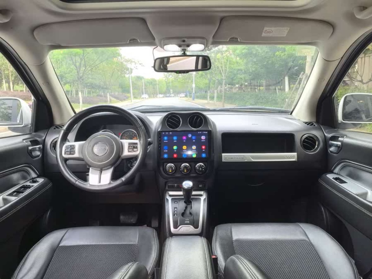 Jeep 指南者  2014款 改款 2.4L 四驅(qū)舒適版圖片