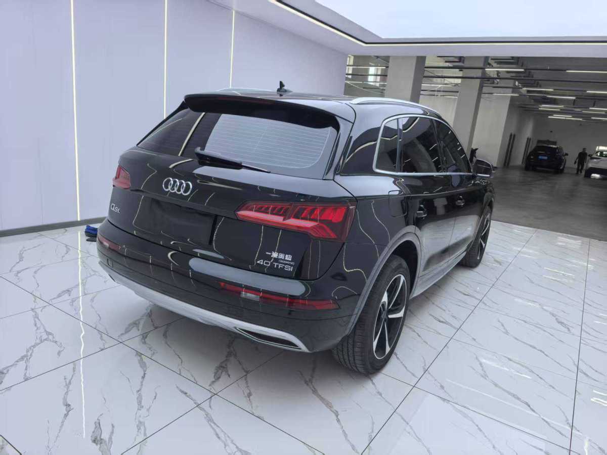 奧迪 奧迪Q5L  2020款 改款 40 TFSI 榮享時(shí)尚型圖片