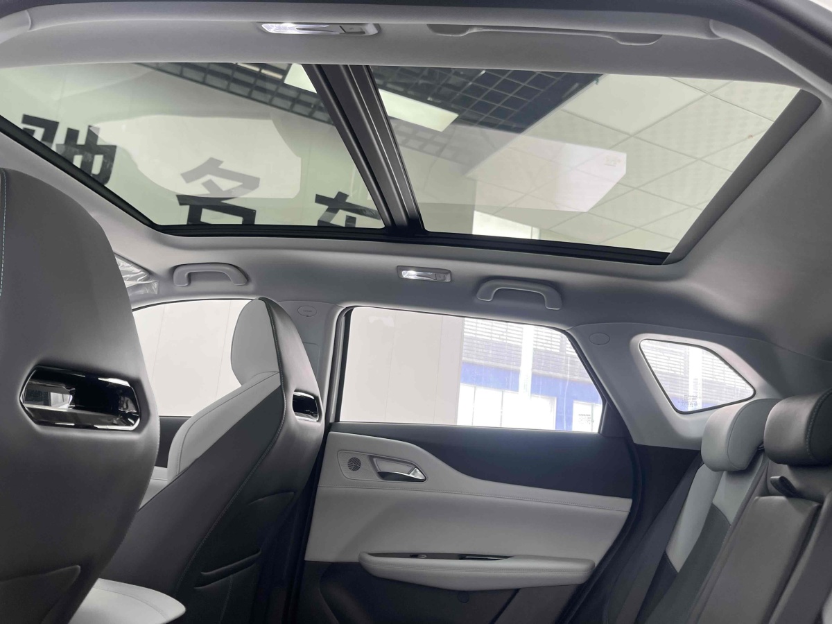 長(zhǎng)安 長(zhǎng)安UNI-Z  2025款 1.5T 尊貴型圖片